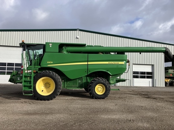 2012 John Deere S670