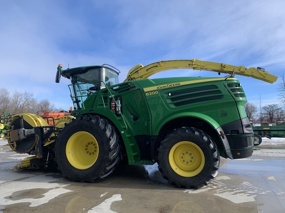 2022 John Deere 8200