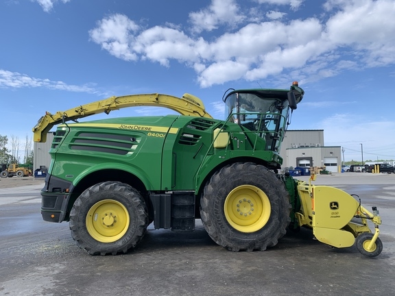 2021 John Deere 8400