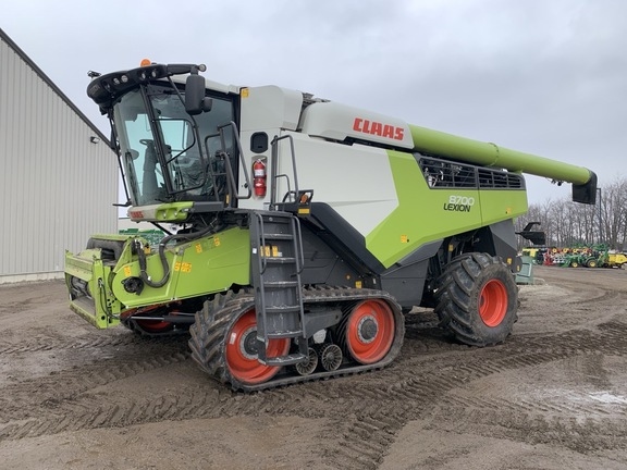 2022 Claas 8700TT