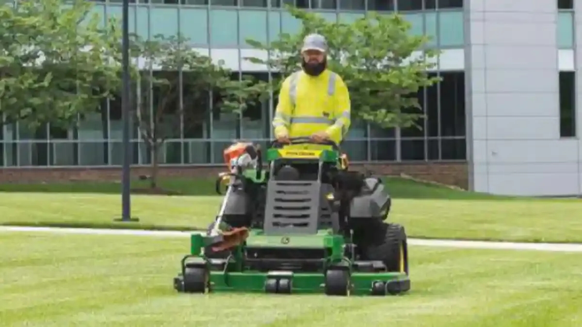 QuikTrak™ Commercial Stand-On Mowers
